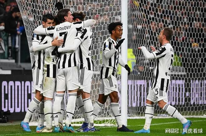 包含那不勒斯内部会议纪要流出——集结日状态回暖,意大利杯使命明确,团队化学反应显著的词条 包含那不勒斯内部会议纪要流出——集结日状态回暖,意大利杯使命明确,团队化学反应显著的词条